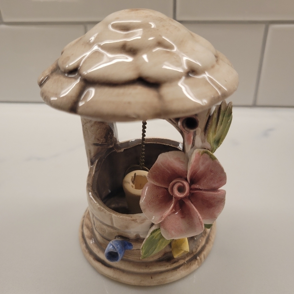 Vintage Capodimonte Wishing Well‎ Ceramic With Flowers